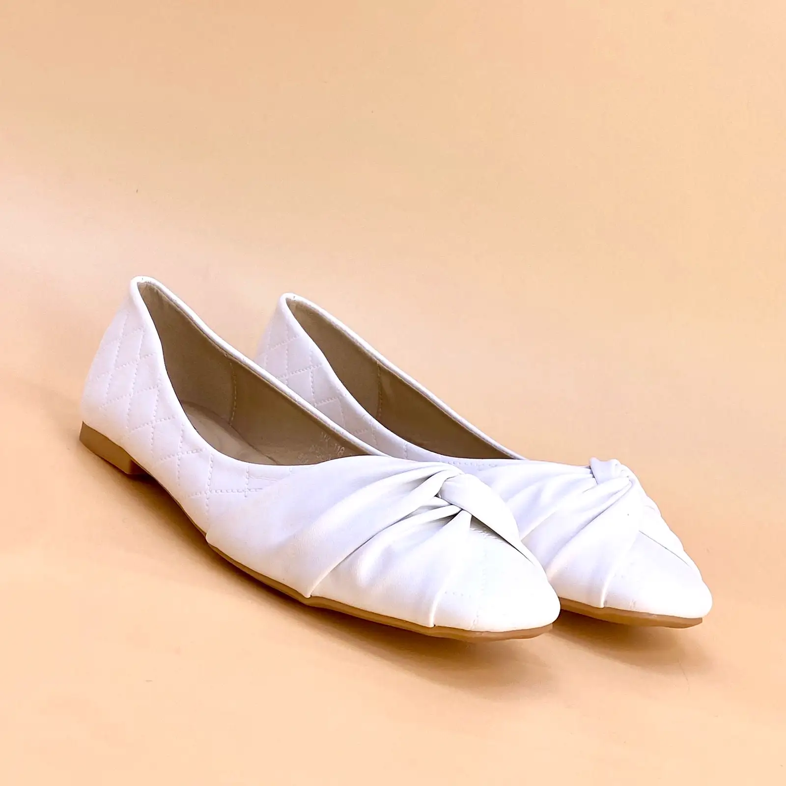 NEW ,  WOMEN FLAT SHOES W239