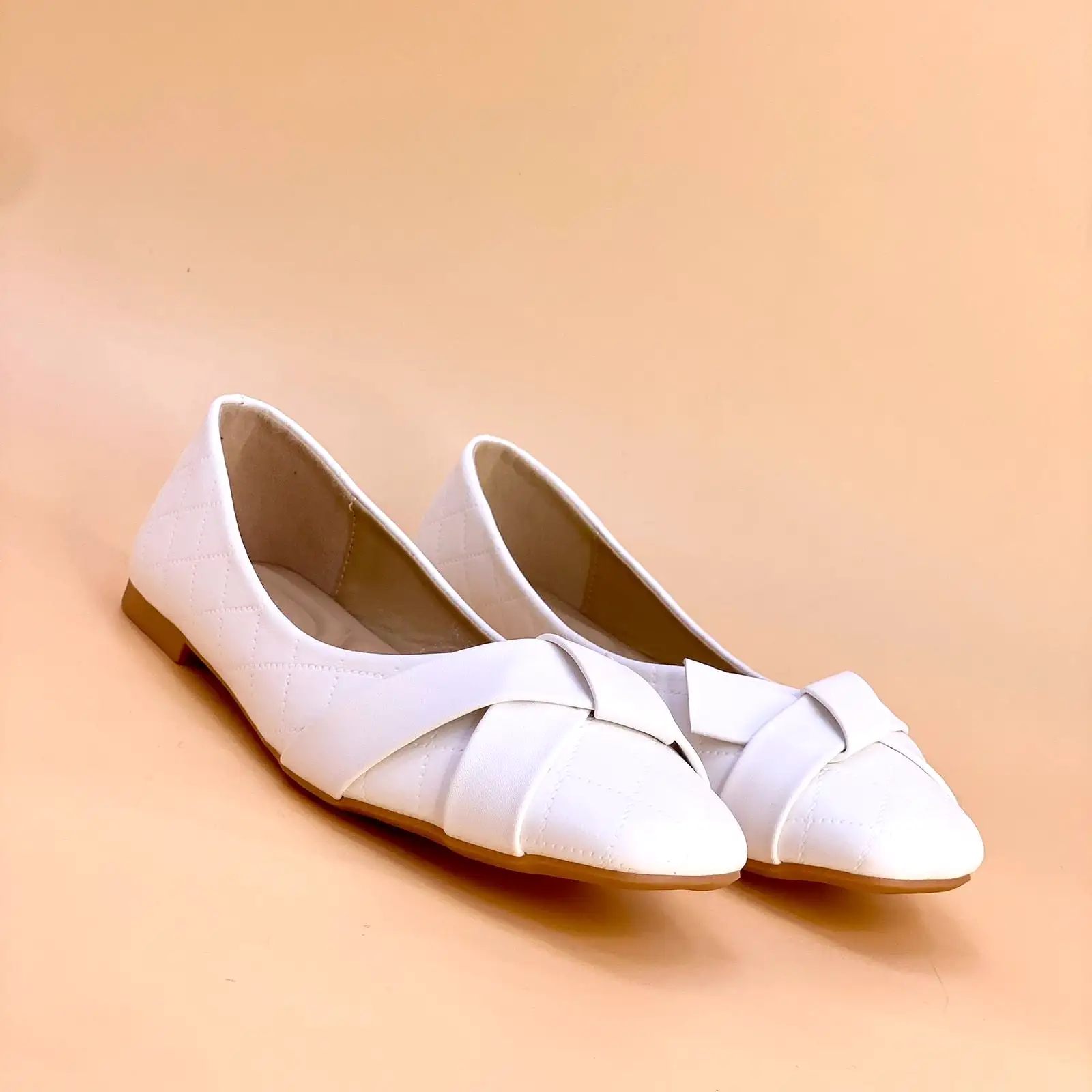 NEW ,  WOMEN FLAT SHOES W244