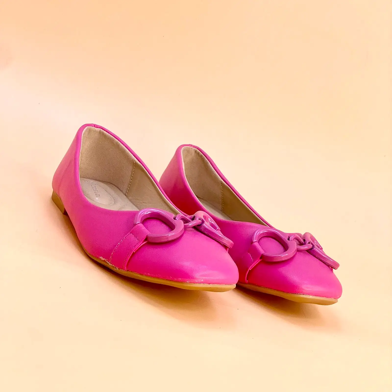 NEW ,  WOMEN FLAT SHOES W699