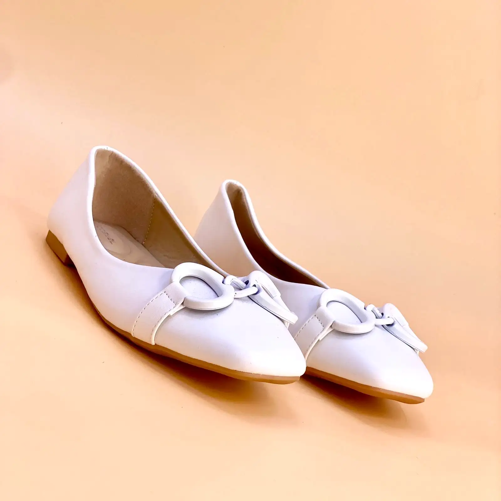 NEW ,  WOMEN FLAT SHOES W699