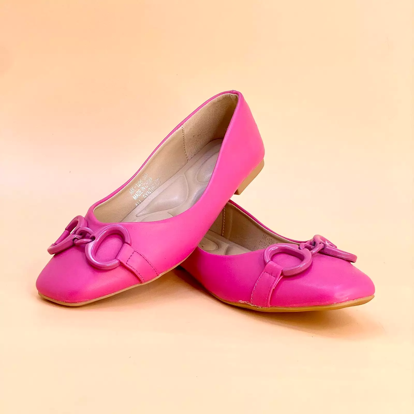 NEW ,  WOMEN FLAT SHOES W699