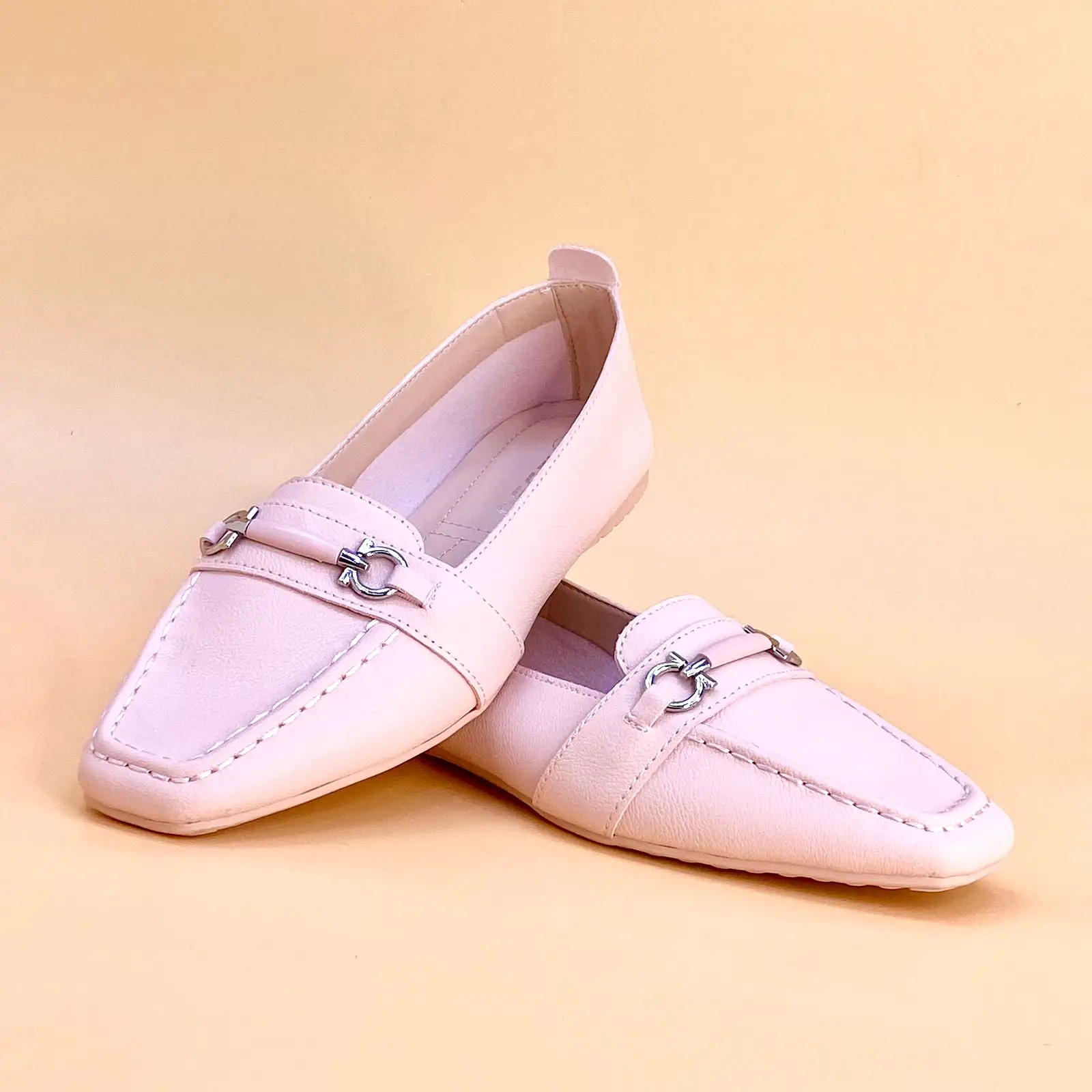 NEW ,  WOMEN FLAT SHOES W900