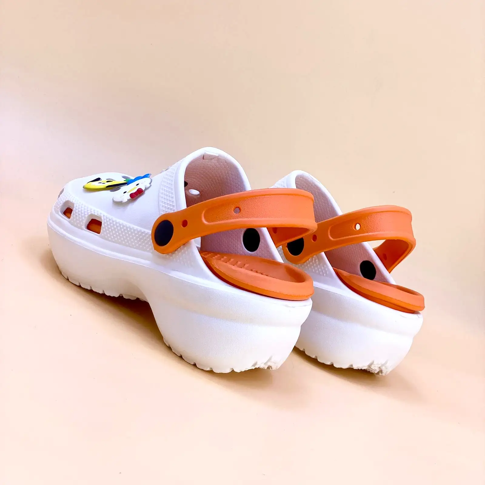 NEW , WOMEN SLIPPERS W1000