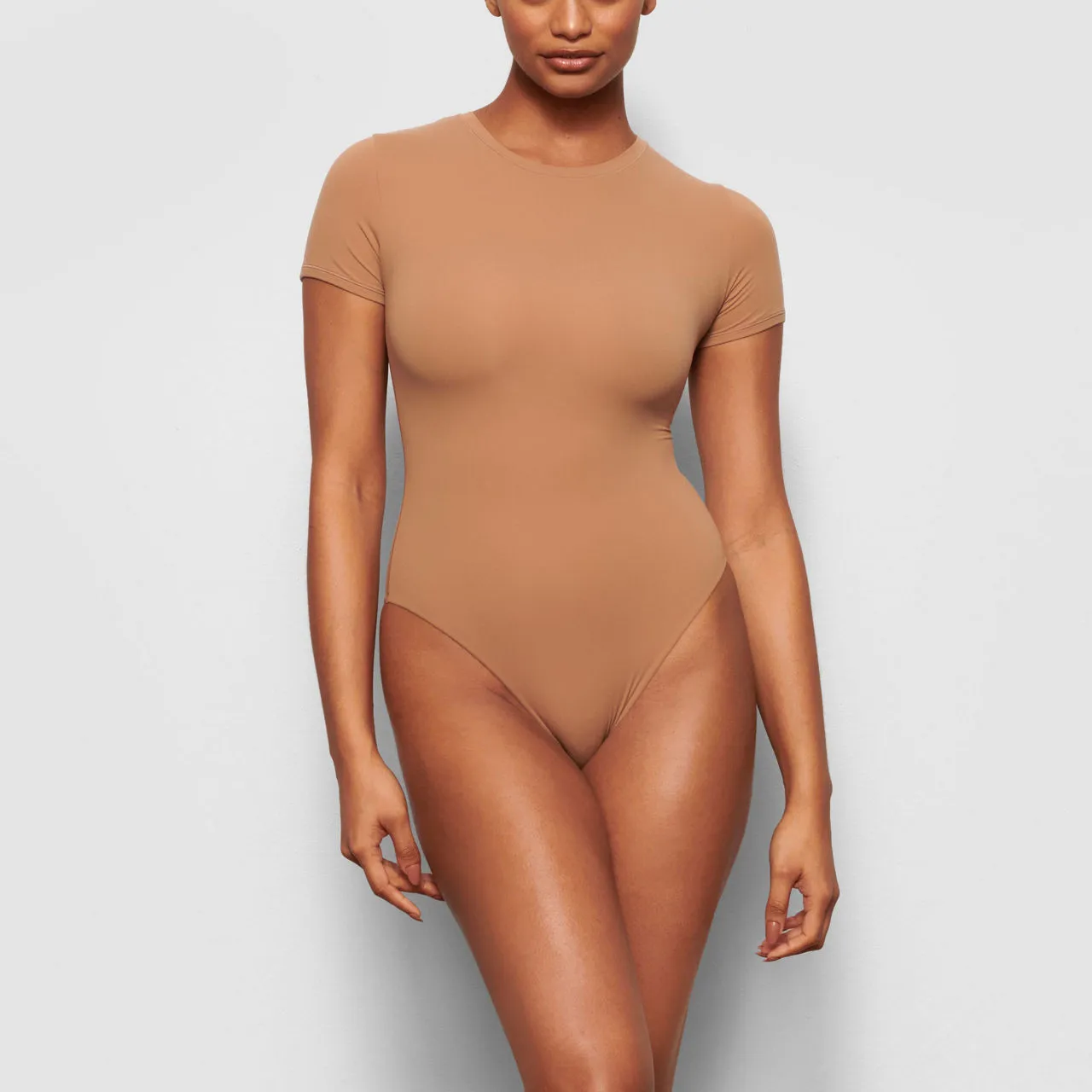 SKIMS FITS EVERYBODY T-Shirt Bodysuit Sienna - Brown