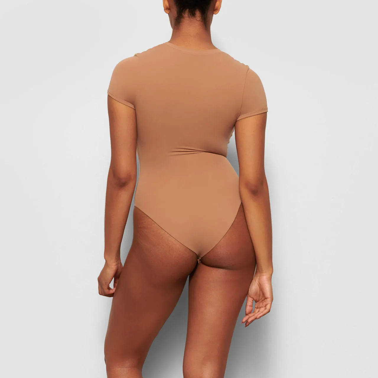 SKIMS FITS EVERYBODY T-Shirt Bodysuit Sienna - Brown